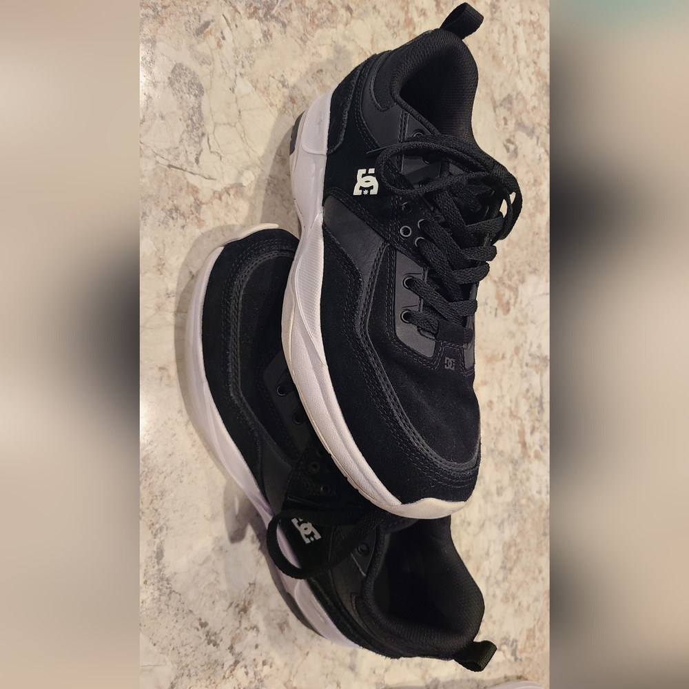 Dc Shoes sneakers size 9
